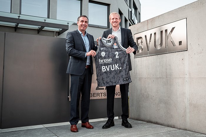 BVUK. Gruppe auf dem Trikot